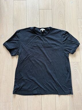 Club Monaco Refined Stripe Tee in Navy & White Men’s Size Medium